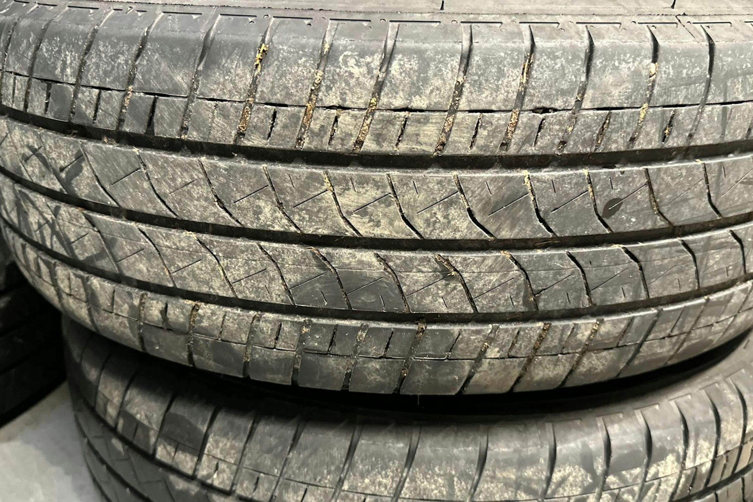 harmaa Volkswagen Transporter 2023 kuva 28.