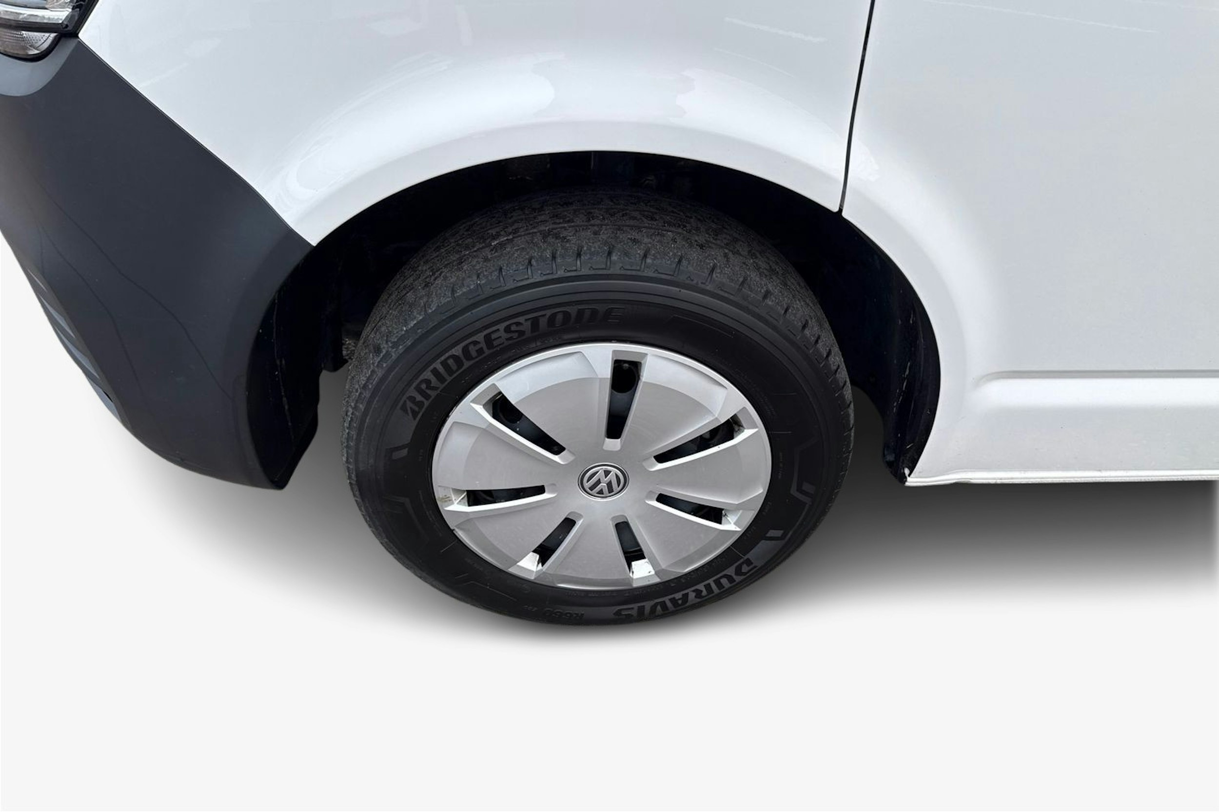 valkoinen Volkswagen Transporter 2023 kuva 9.