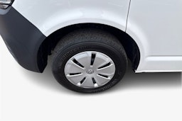 valkoinen Volkswagen Transporter 2023 kuva 9.