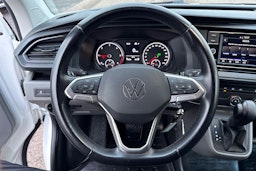 valkoinen Volkswagen Transporter 2023 kuva 10.