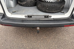 valkoinen Volkswagen Transporter 2023 kuva 24.