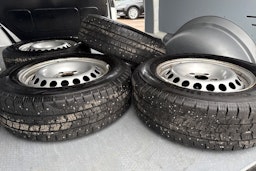 valkoinen Volkswagen Transporter 2023 kuva 26.