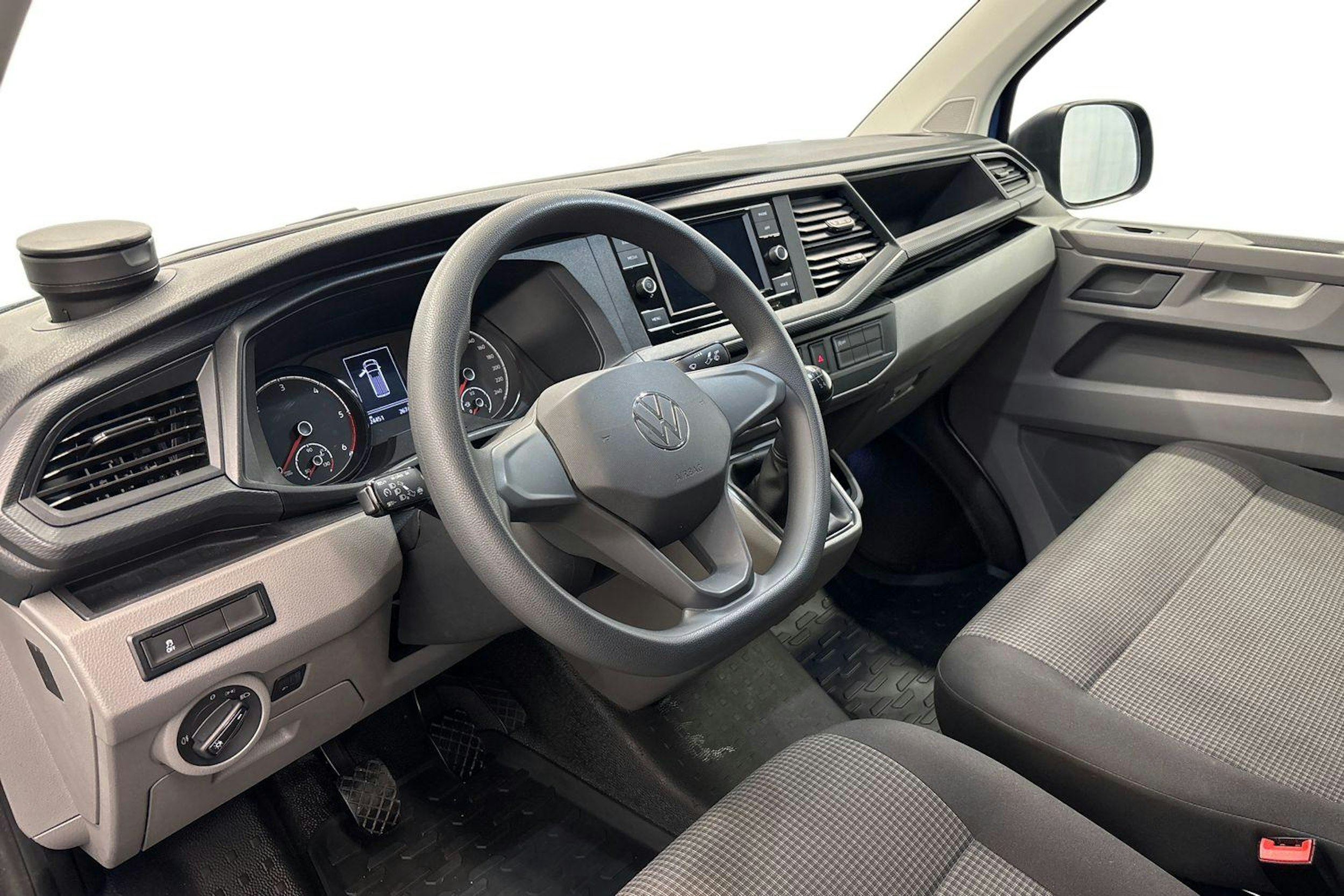 sininen Volkswagen Transporter 2023 kuva 9.