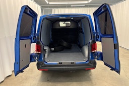 sininen Volkswagen Transporter 2023 kuva 13.