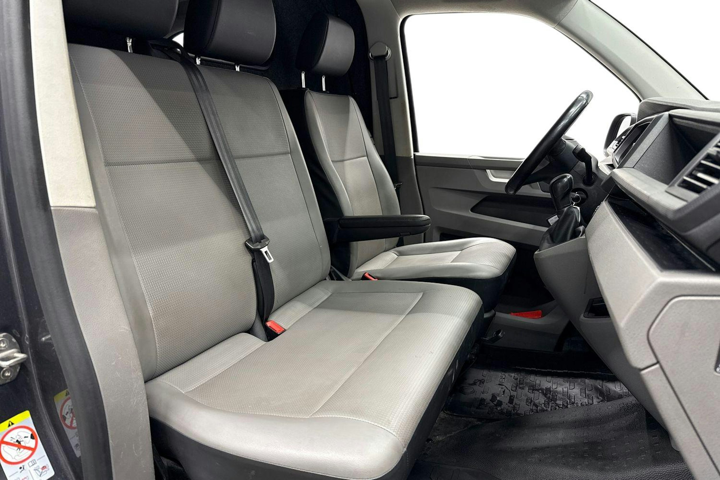 met. harmaa Volkswagen Transporter 2023 kuva 8.