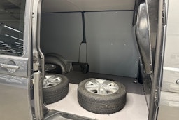 met. harmaa Volkswagen Transporter 2023 kuva 10.