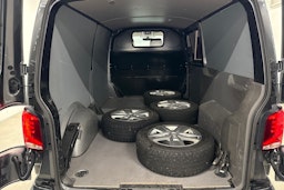 met. harmaa Volkswagen Transporter 2023 kuva 11.