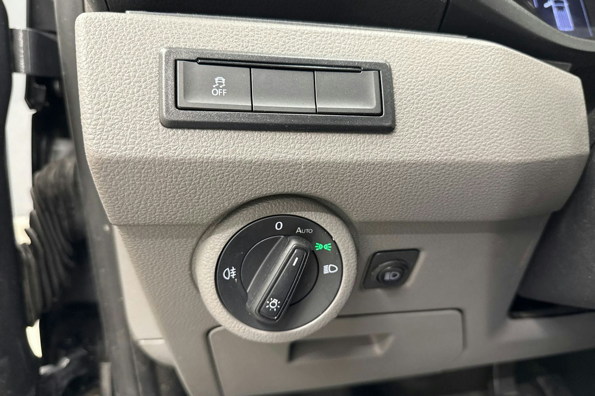 met. harmaa Volkswagen Transporter 2023 kuva 14.