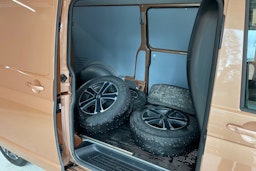 Oranssi Volkswagen TRANSPORTER 2023 kuva 27.