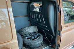 Oranssi Volkswagen TRANSPORTER 2023 kuva 28.