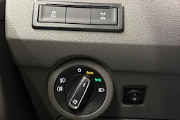 musta Volkswagen Transporter 2023 kuva 15.