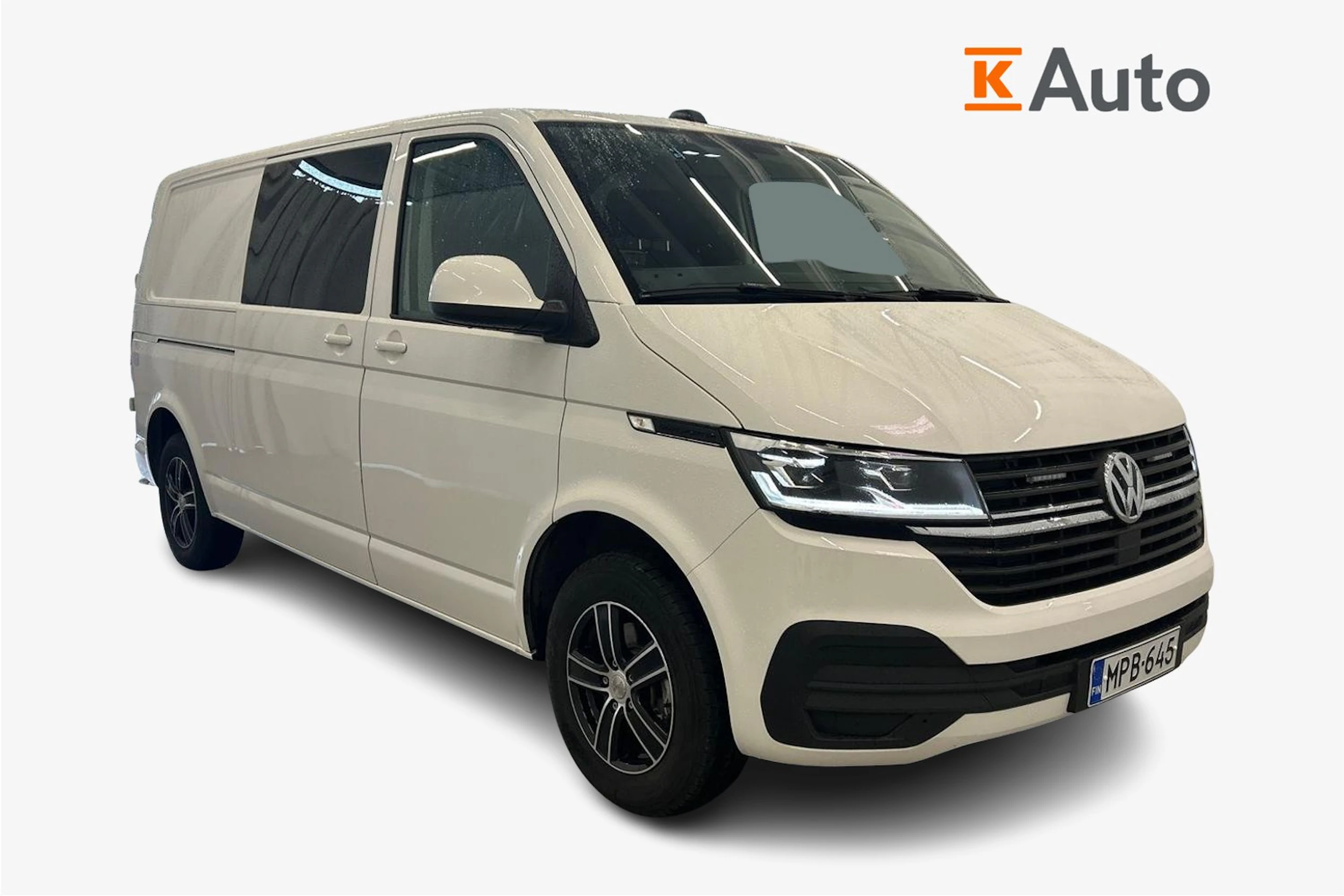 valkoinen Volkswagen Transporter 2023 kuva 1.