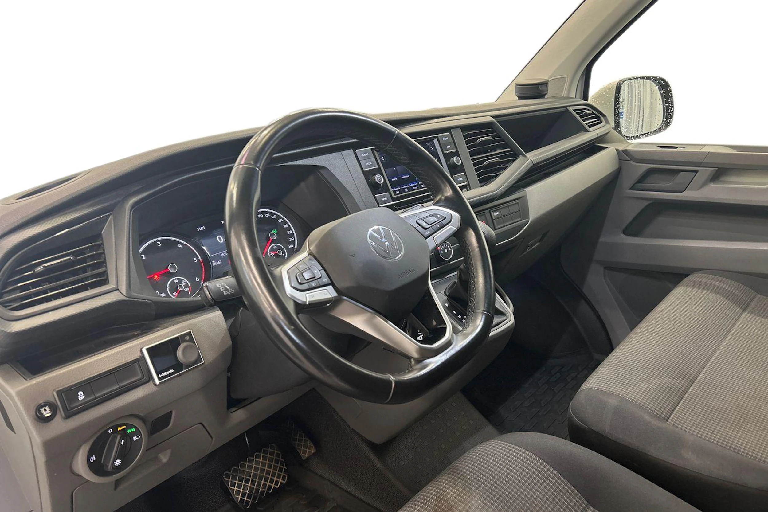 valkoinen Volkswagen Transporter 2023 kuva 3.