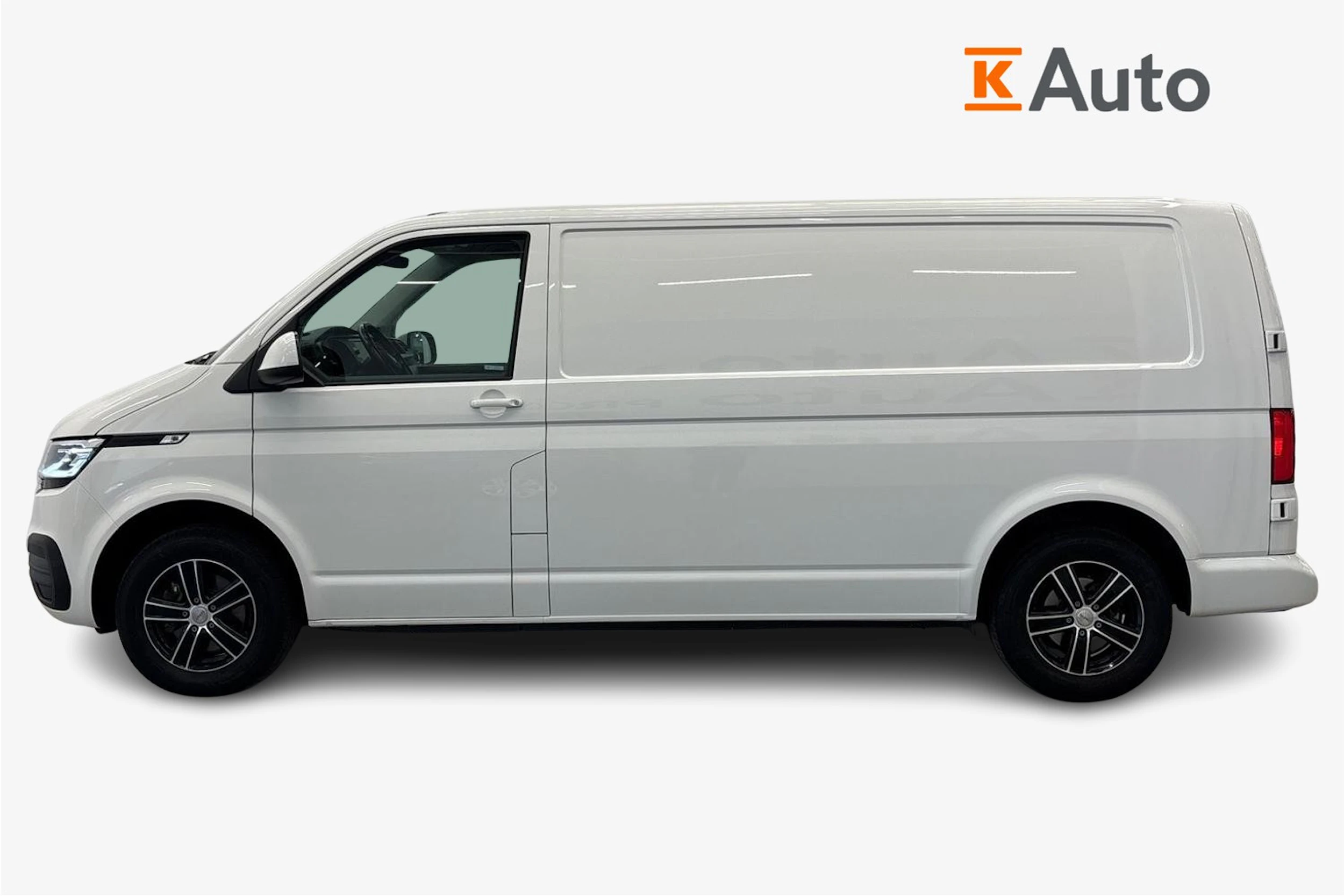 valkoinen Volkswagen Transporter 2023 kuva 5.