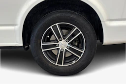 valkoinen Volkswagen Transporter 2023 kuva 9.