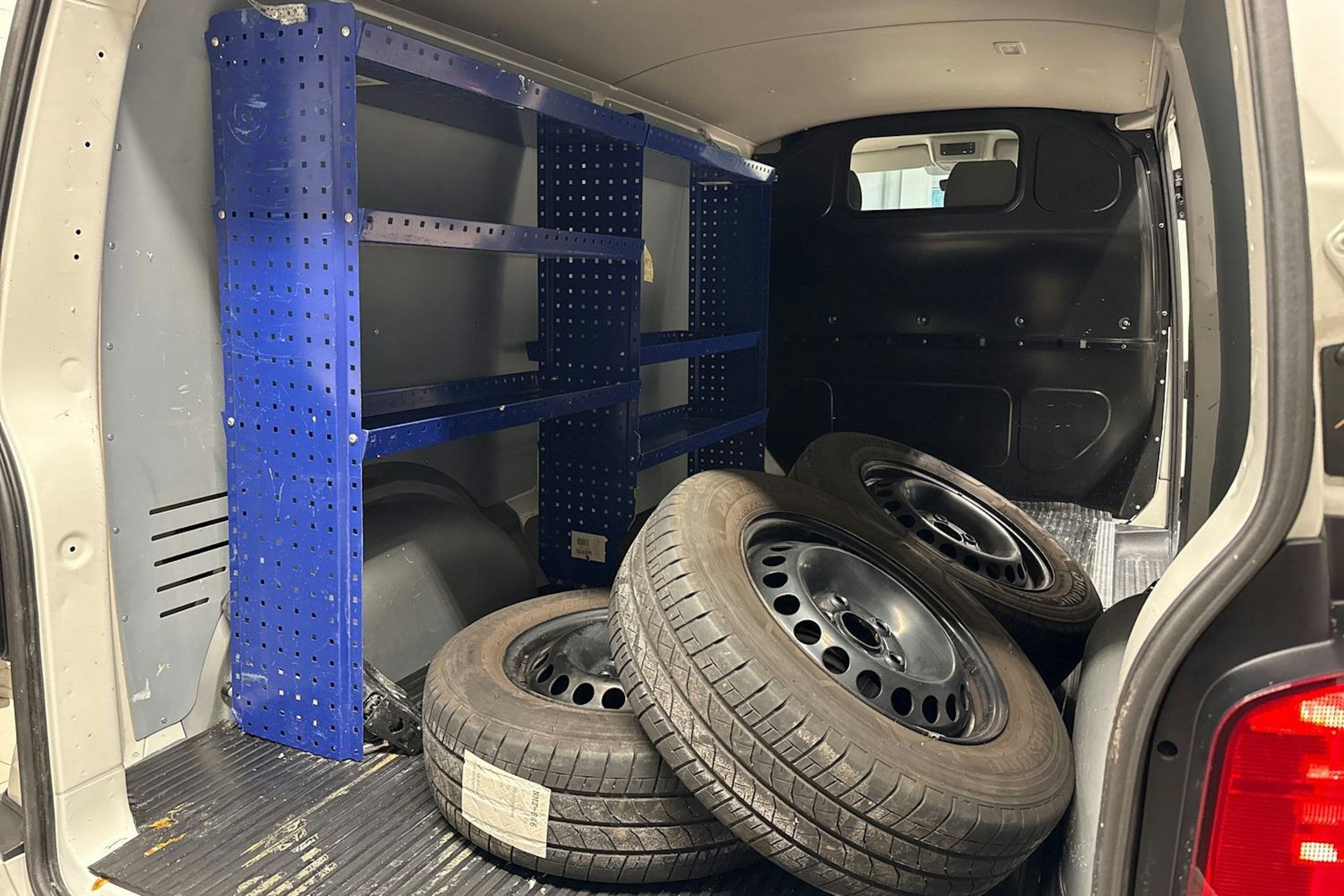 Valkoinen Volkswagen TRANSPORTER 2023 kuva 17.