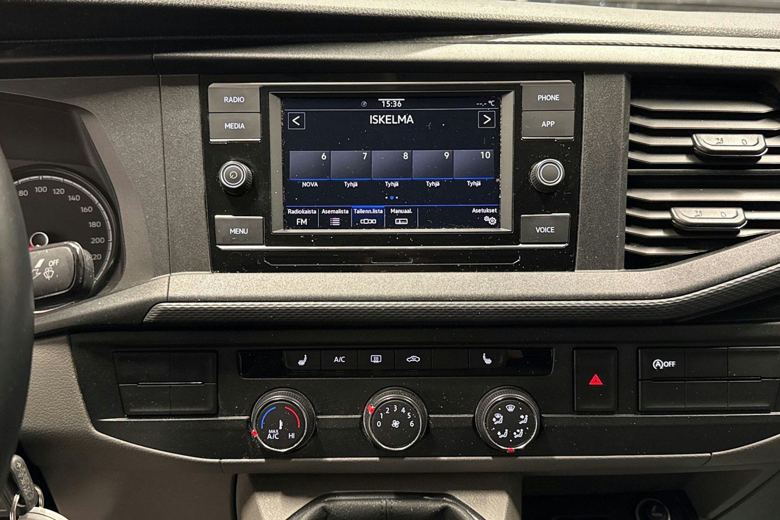 Valkoinen Volkswagen TRANSPORTER 2023 kuva 18.