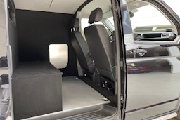 musta Volkswagen Transporter 2023 kuva 14.