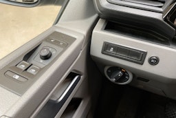 musta Volkswagen Transporter 2023 kuva 23.