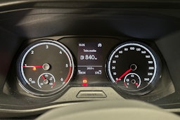 valkoinen Volkswagen Transporter 2023 kuva 13.