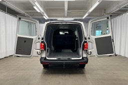 valkoinen Volkswagen Transporter 2023 kuva 10.