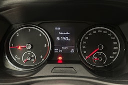 valkoinen Volkswagen Transporter 2023 kuva 16.