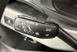 valkoinen Volkswagen Transporter 2023 kuva 17.