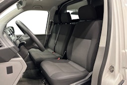 valkoinen Volkswagen Transporter 2023 kuva 7.