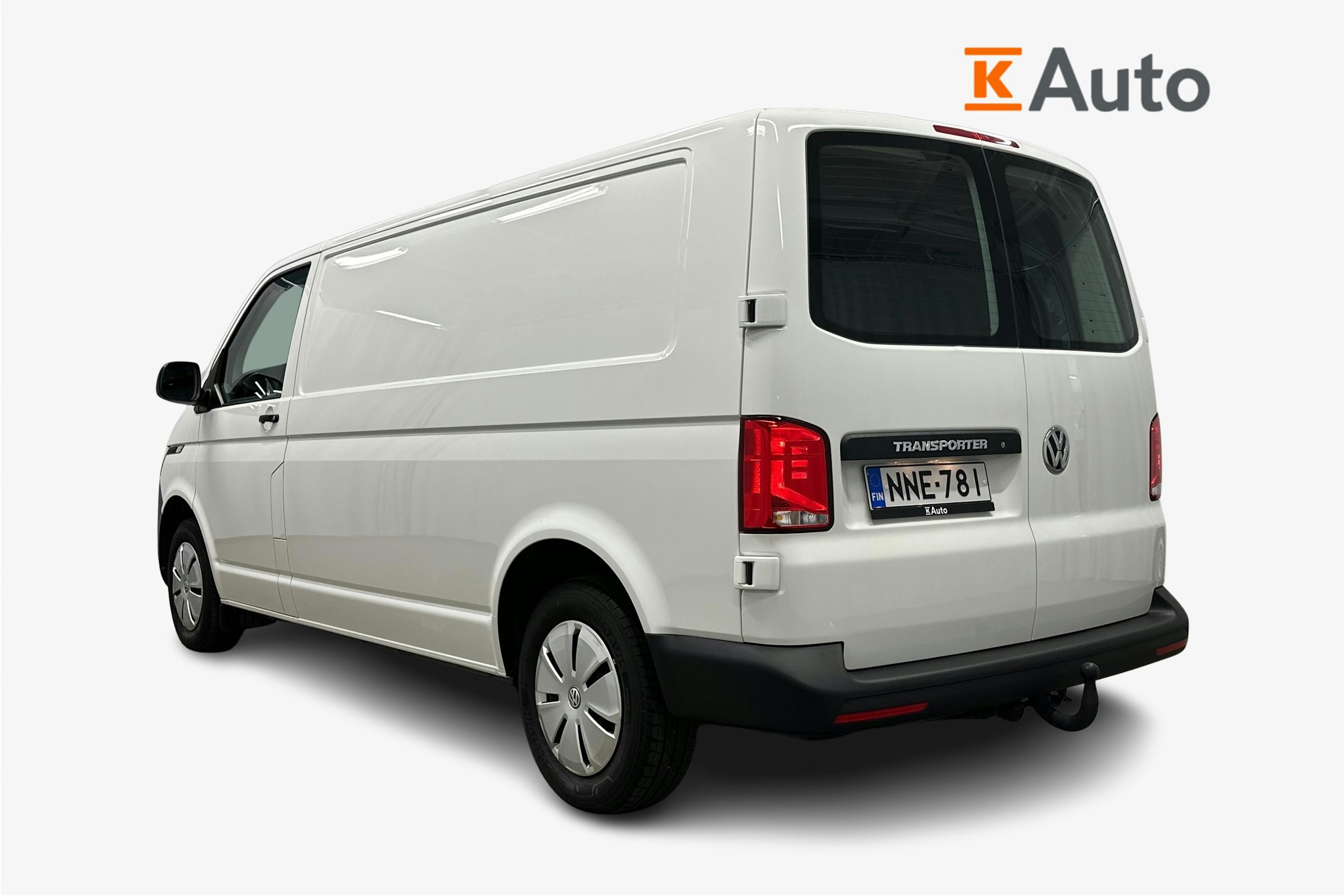 valkoinen Volkswagen Transporter 2023 kuva 2.
