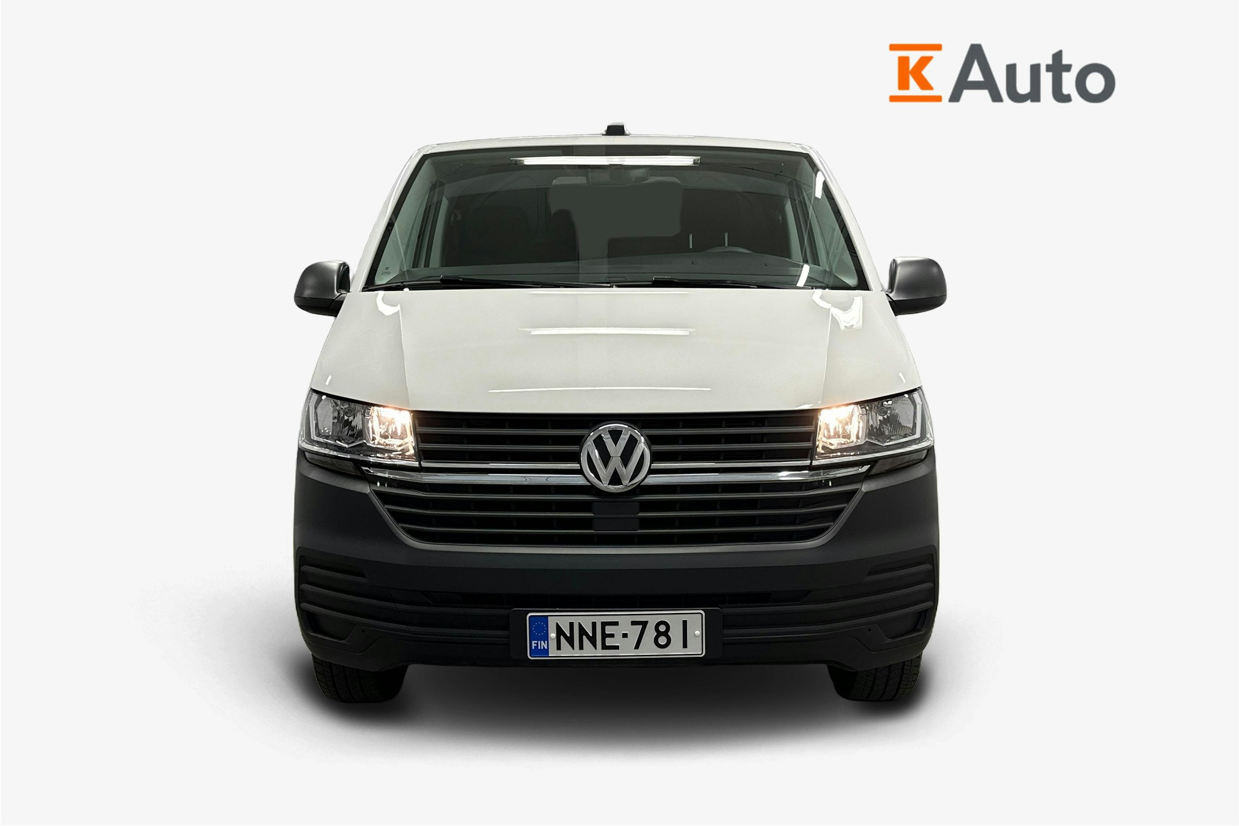 valkoinen Volkswagen Transporter 2023 kuva 4.