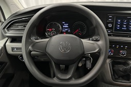 valkoinen Volkswagen Transporter 2023 kuva 14.