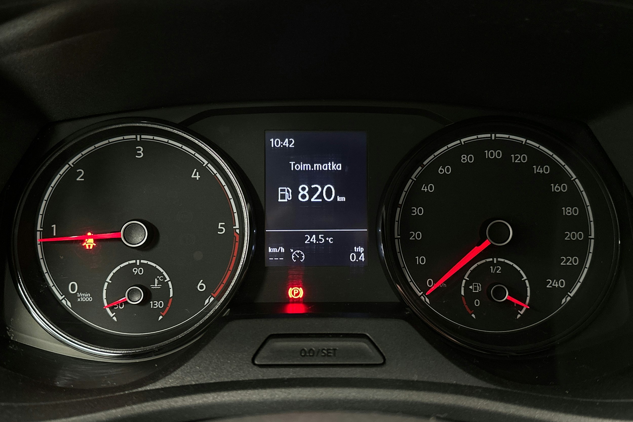 valkoinen Volkswagen Transporter 2023 kuva 16.