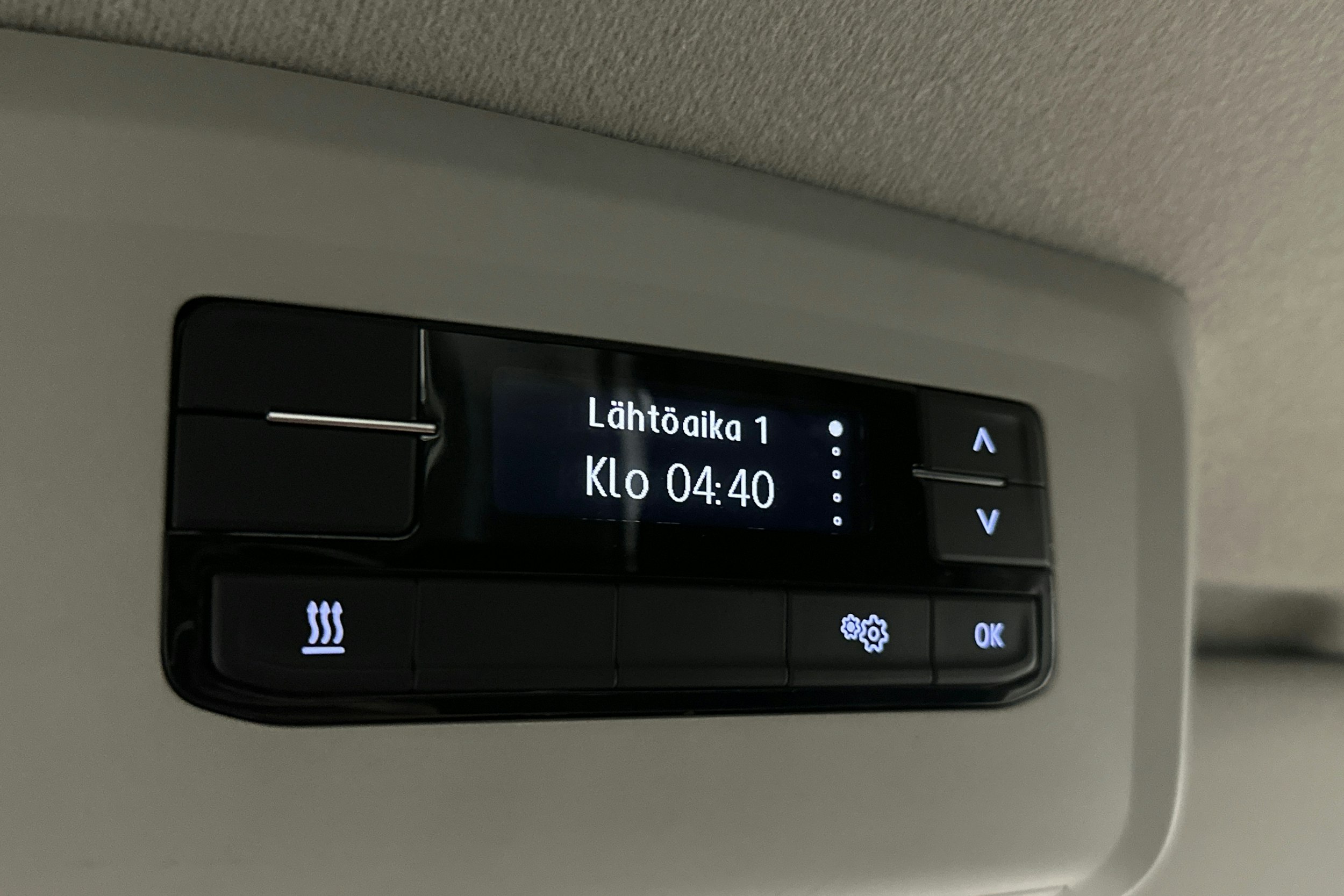 valkoinen Volkswagen Transporter 2023 kuva 19.
