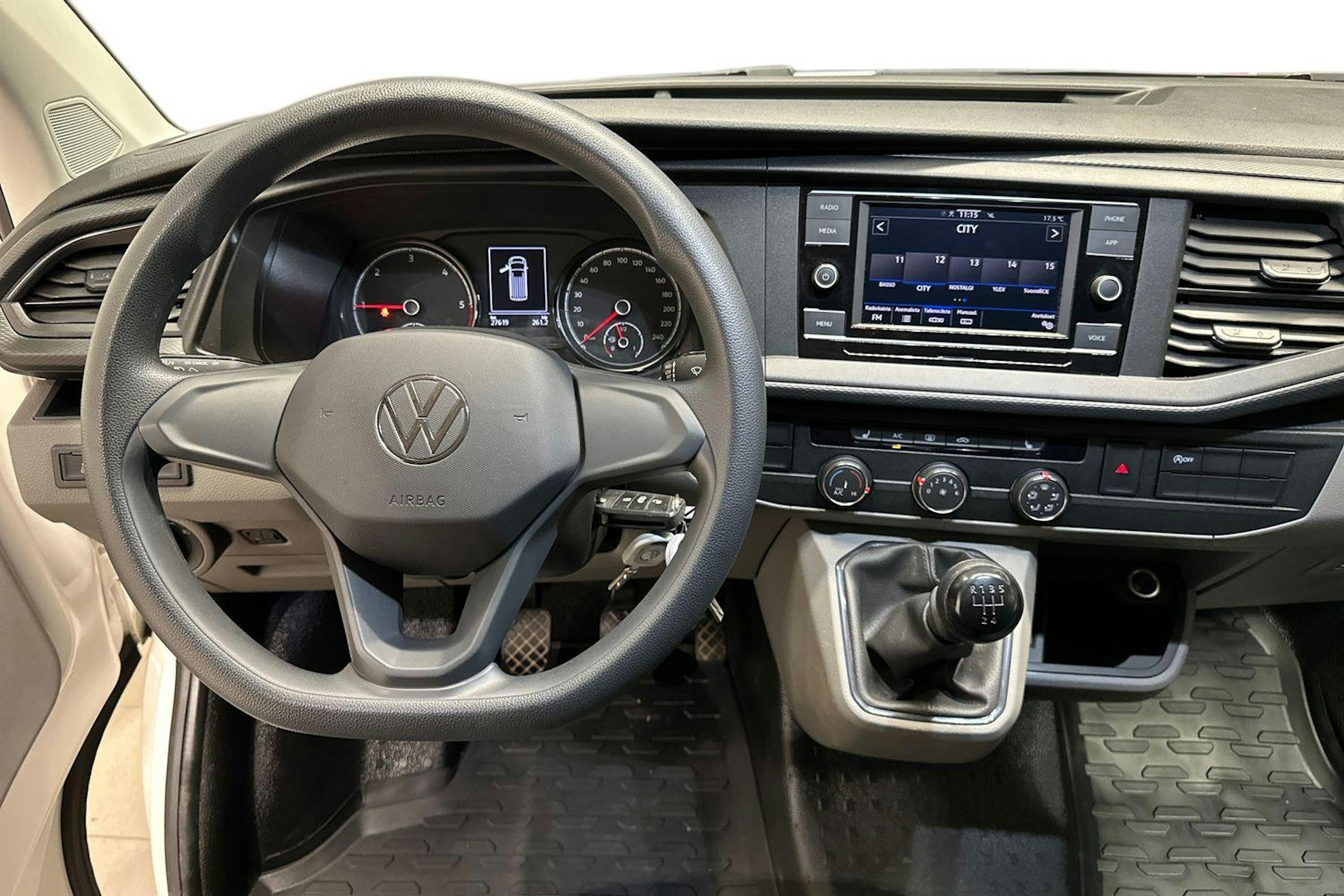 Valkoinen Volkswagen TRANSPORTER 2023 kuva 9.