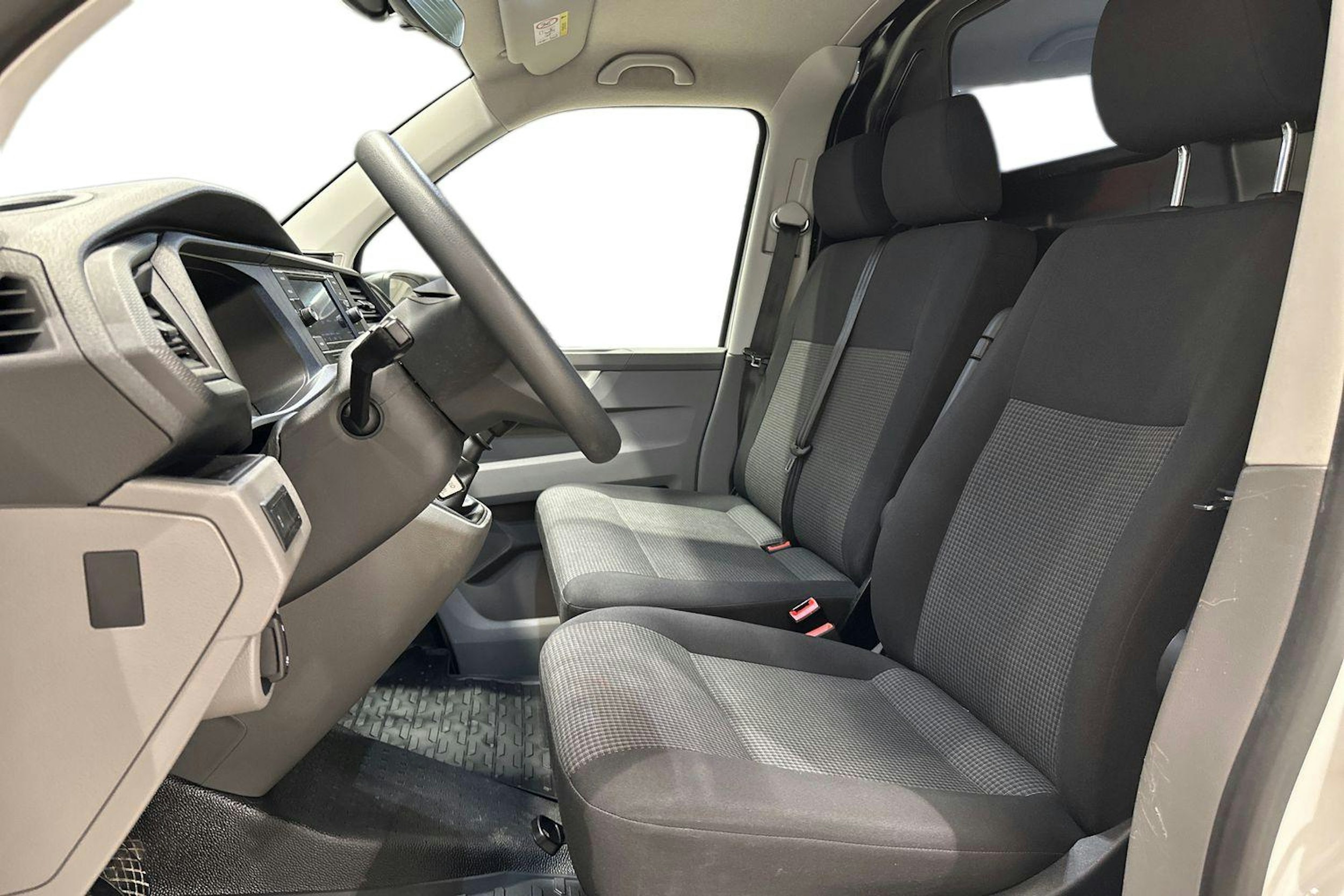 Valkoinen Volkswagen TRANSPORTER 2023 kuva 11.