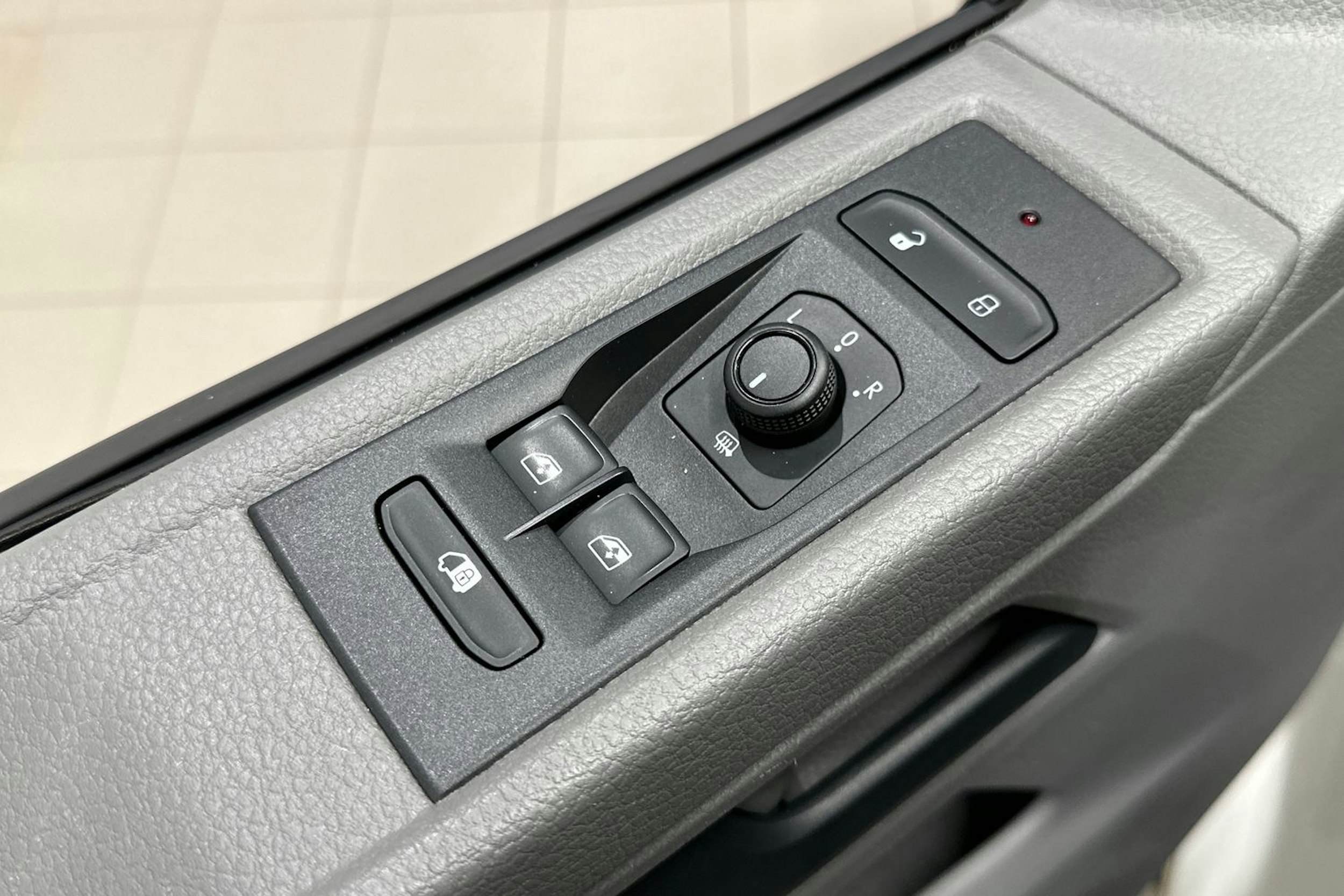 Valkoinen Volkswagen TRANSPORTER 2023 kuva 15.