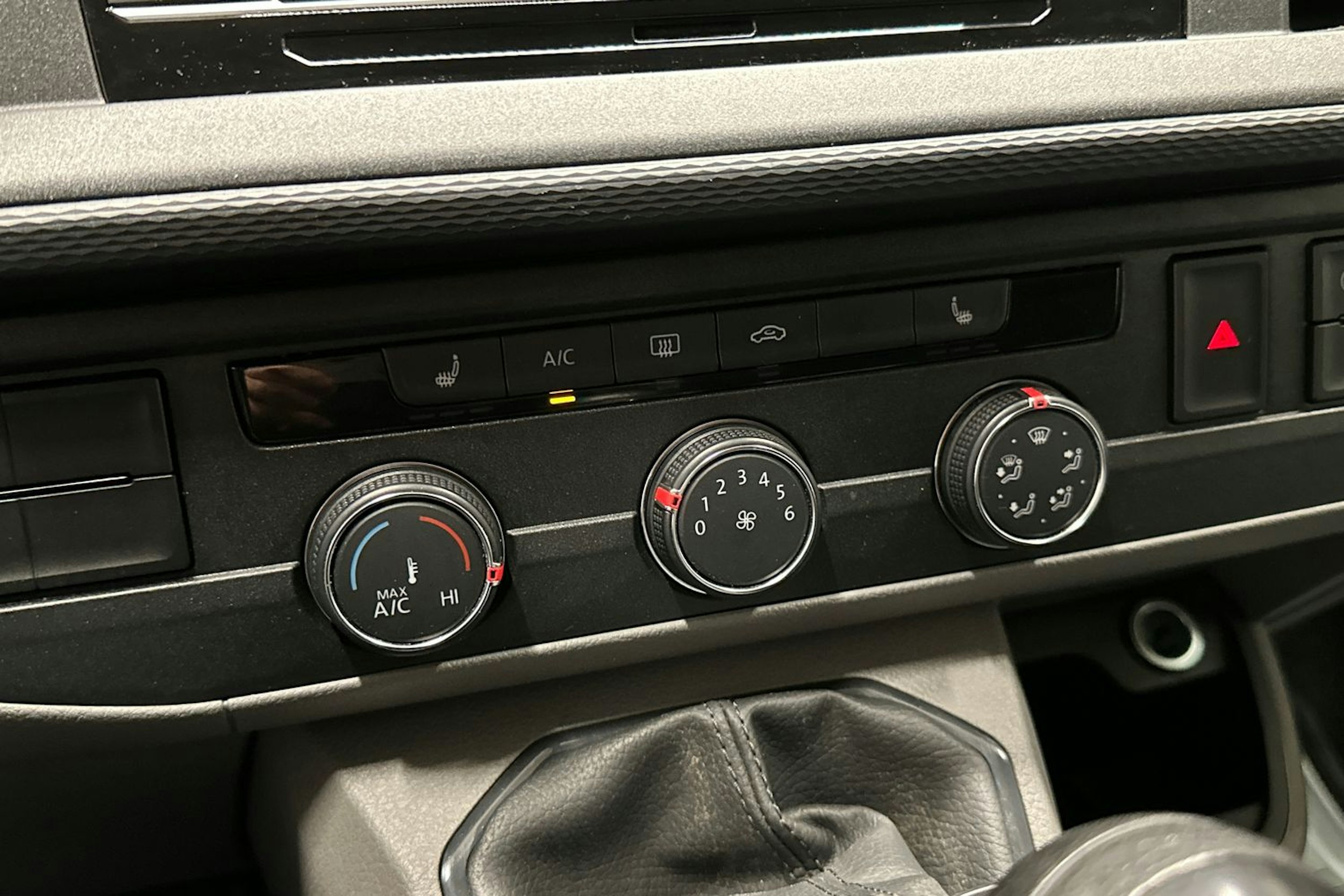 Valkoinen Volkswagen TRANSPORTER 2023 kuva 18.