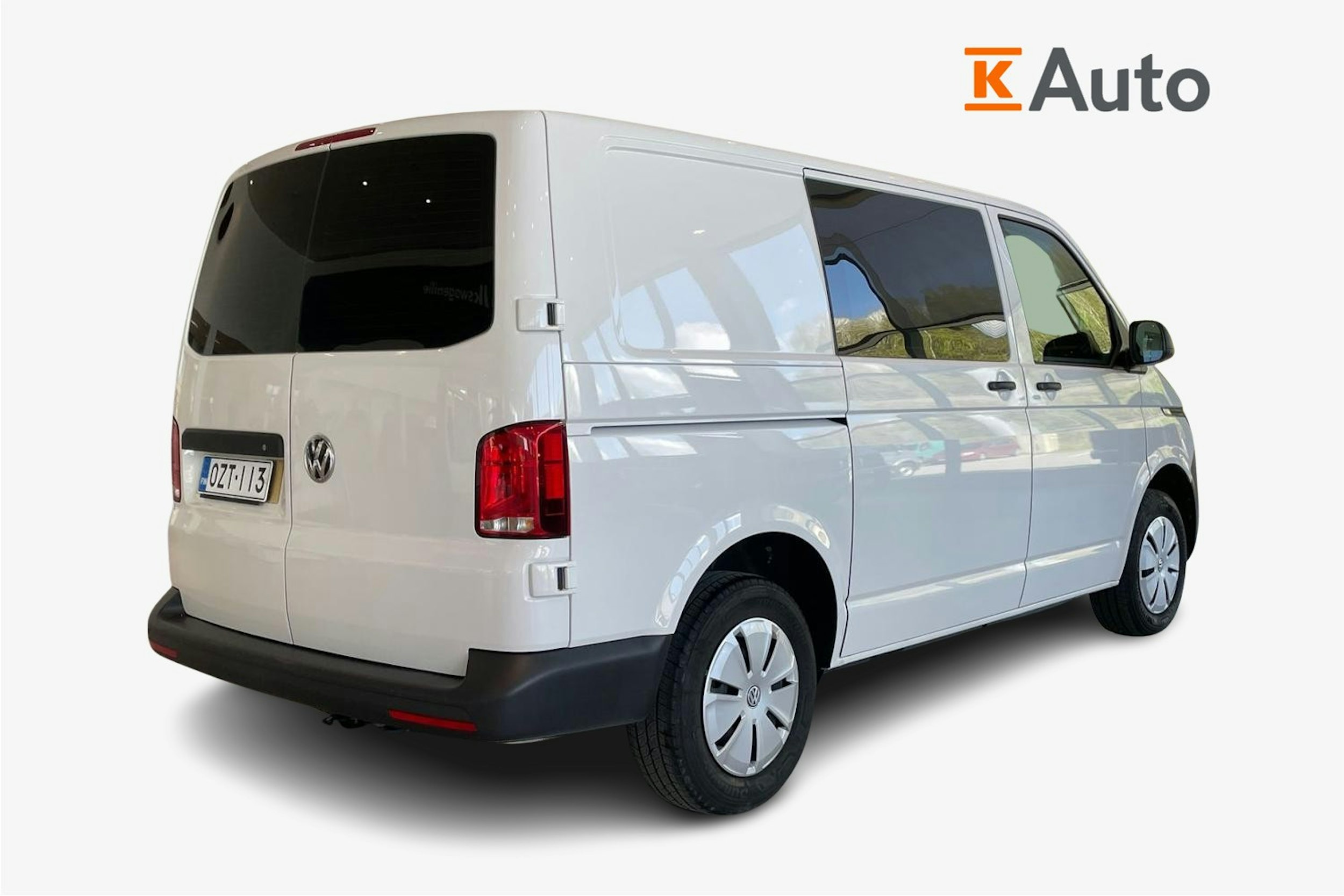 valkoinen Volkswagen Transporter 2023 kuva 2.