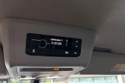 harmaa Volkswagen Transporter 2023 kuva 13.