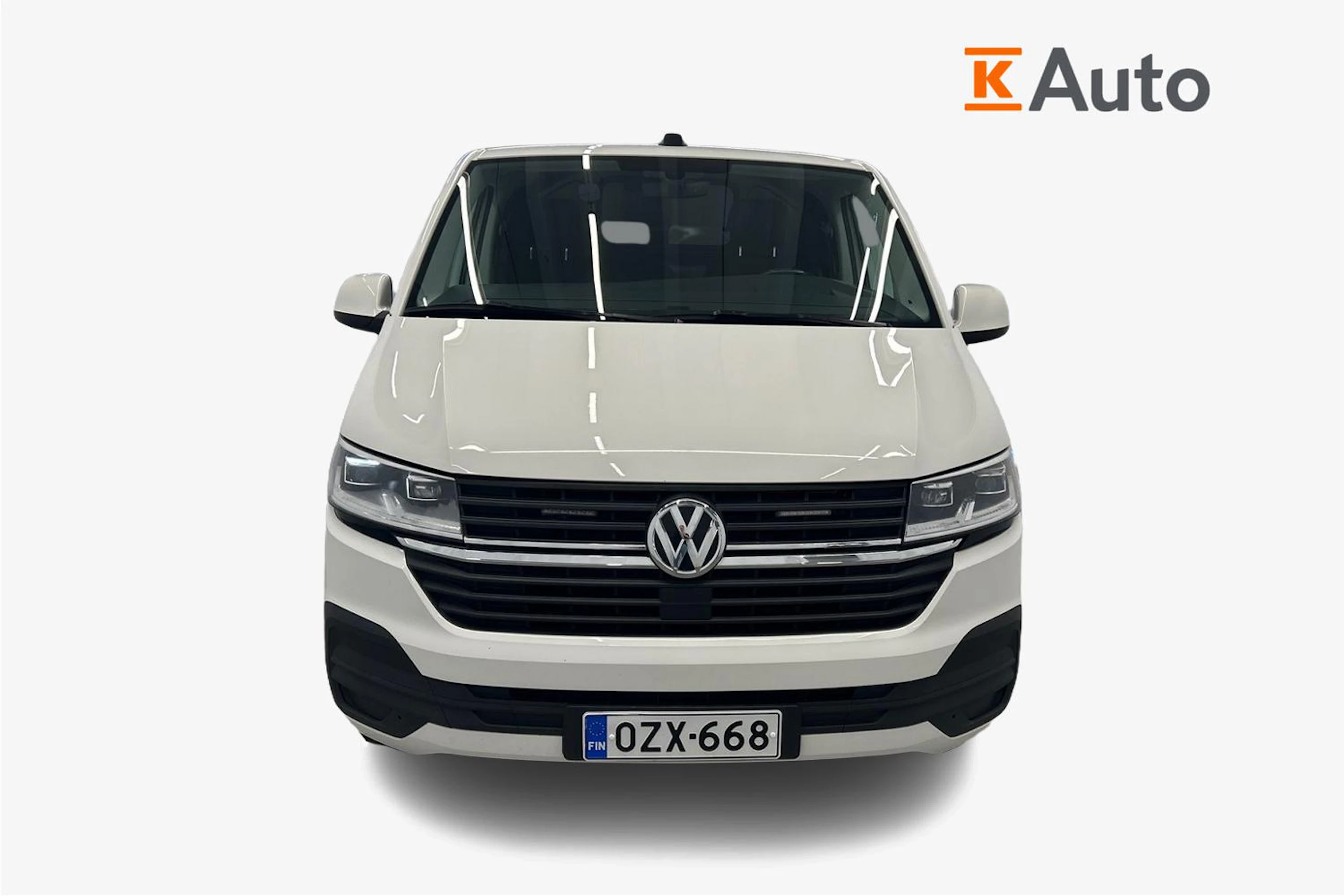 valkoinen Volkswagen Transporter 2023 kuva 4.