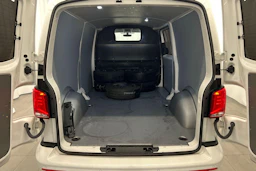 valkoinen Volkswagen Transporter 2023 kuva 8.