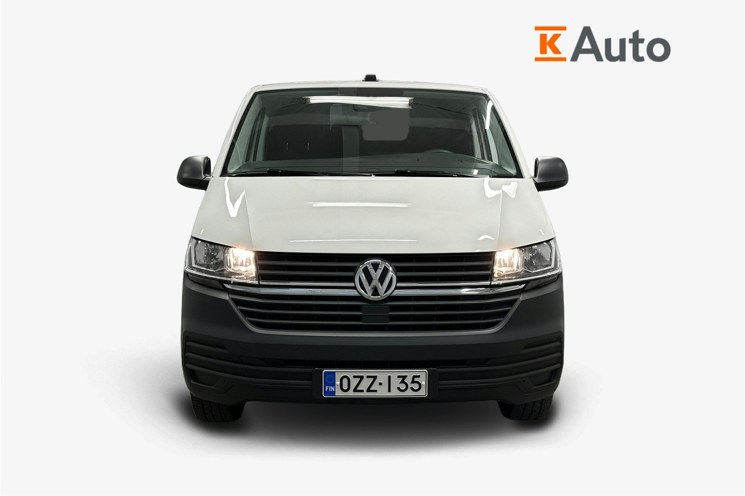 valkoinen Volkswagen Transporter 2023 kuva 4.