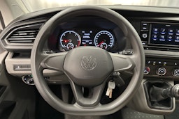 valkoinen Volkswagen Transporter 2023 kuva 11.
