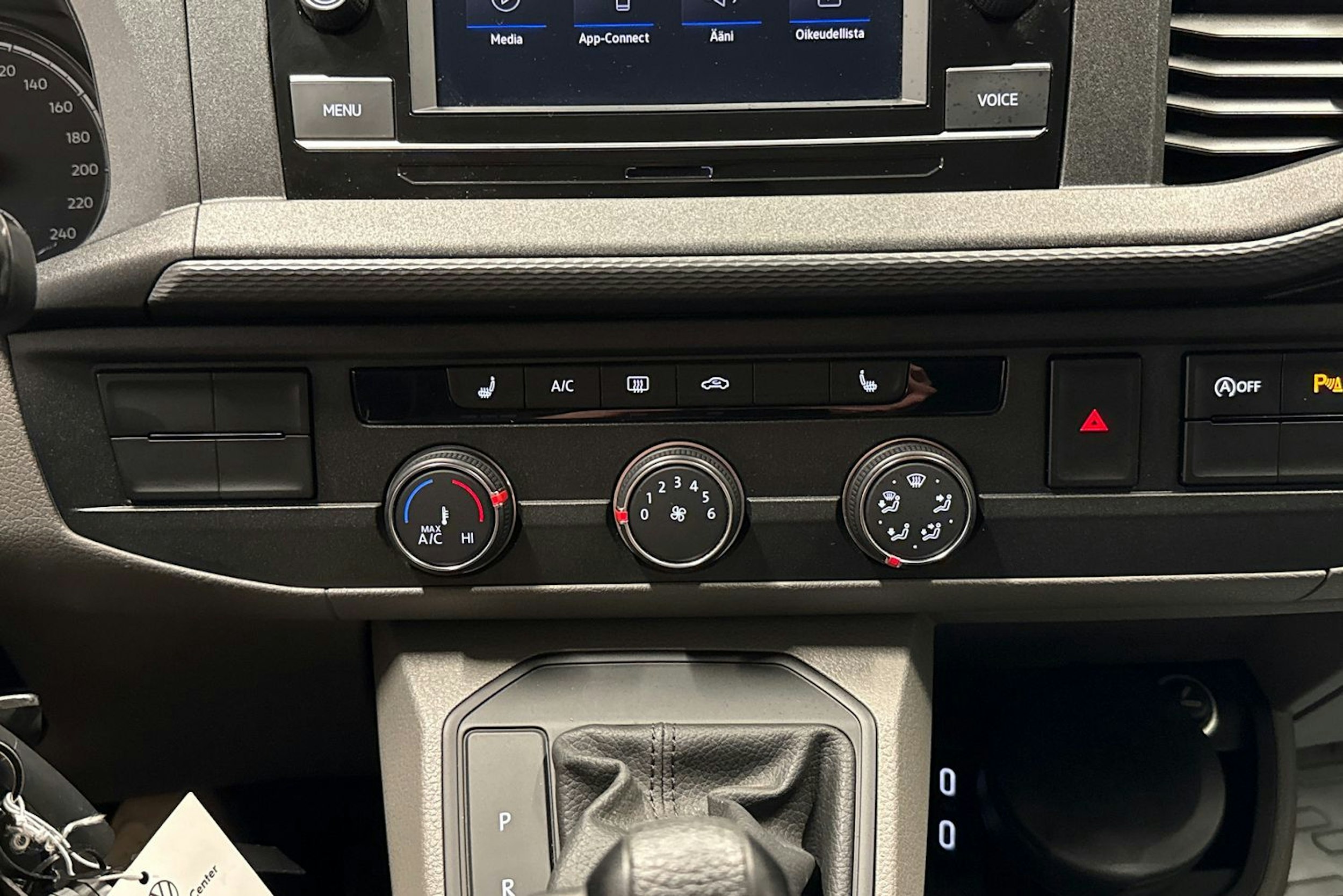 Musta Volkswagen TRANSPORTER 2023 kuva 22.