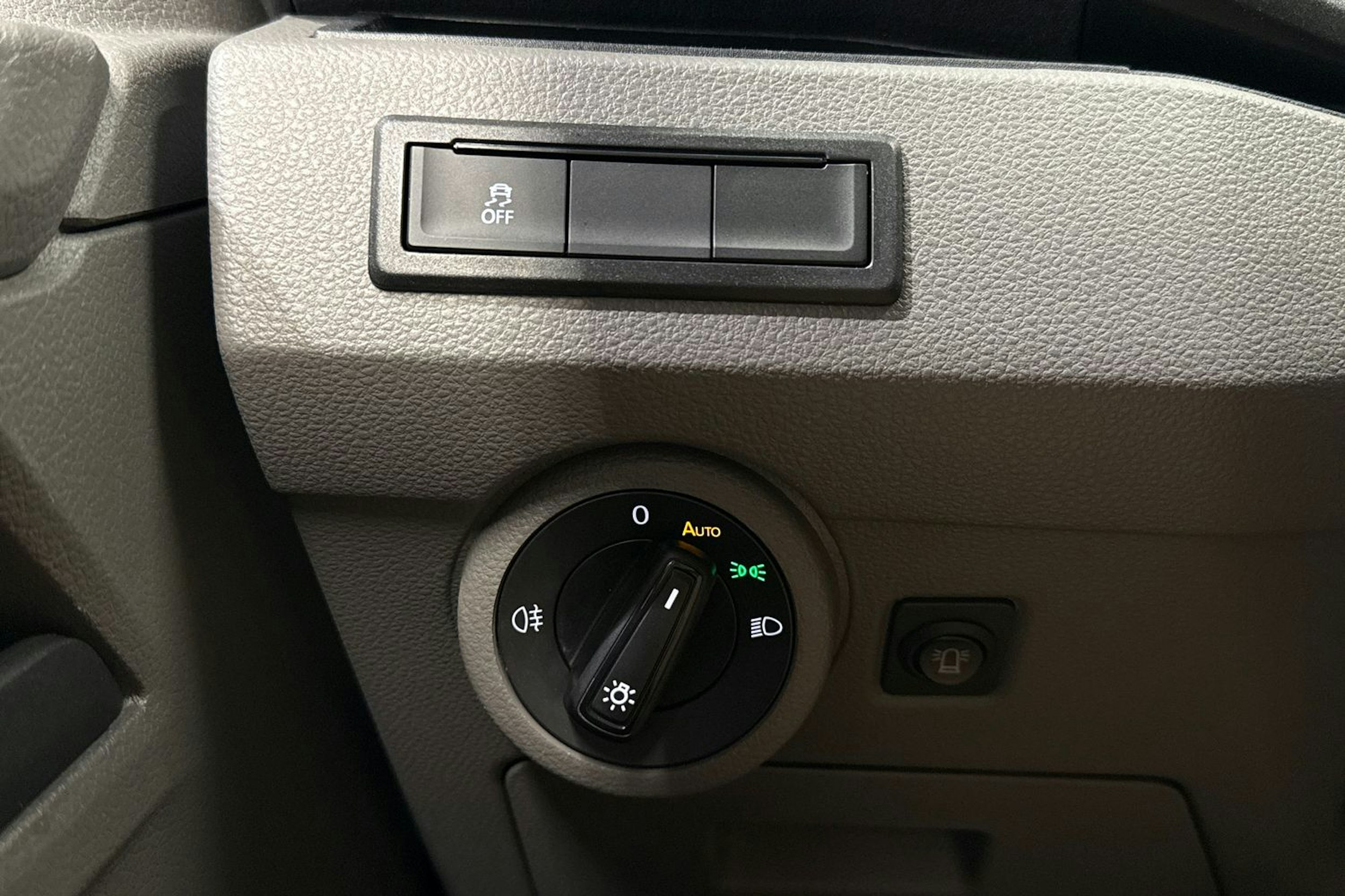 Musta Volkswagen TRANSPORTER 2023 kuva 24.