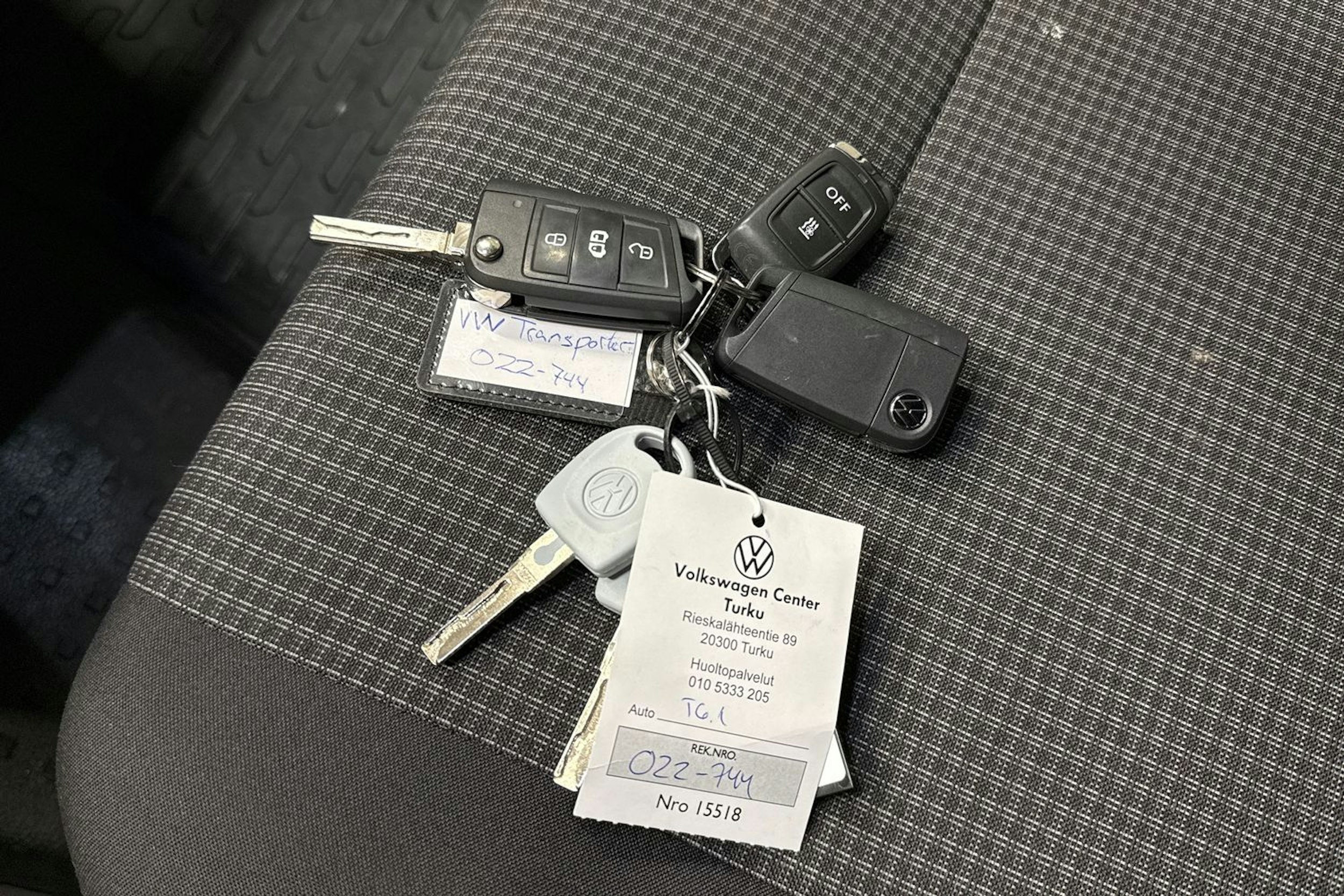 Musta Volkswagen TRANSPORTER 2023 kuva 26.