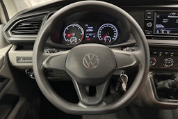 valkoinen Volkswagen Transporter 2023 kuva 11.