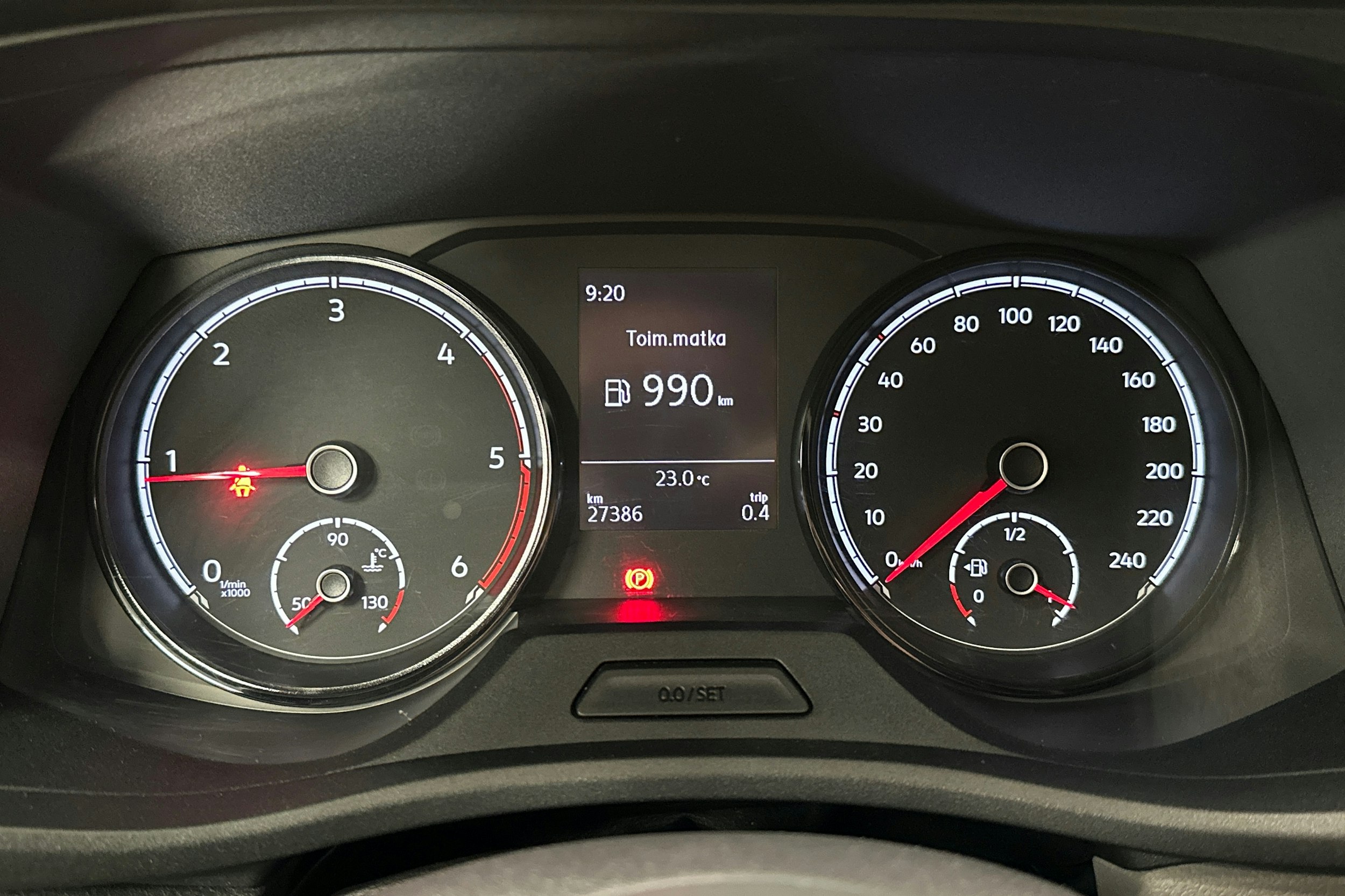 valkoinen Volkswagen Transporter 2023 kuva 12.