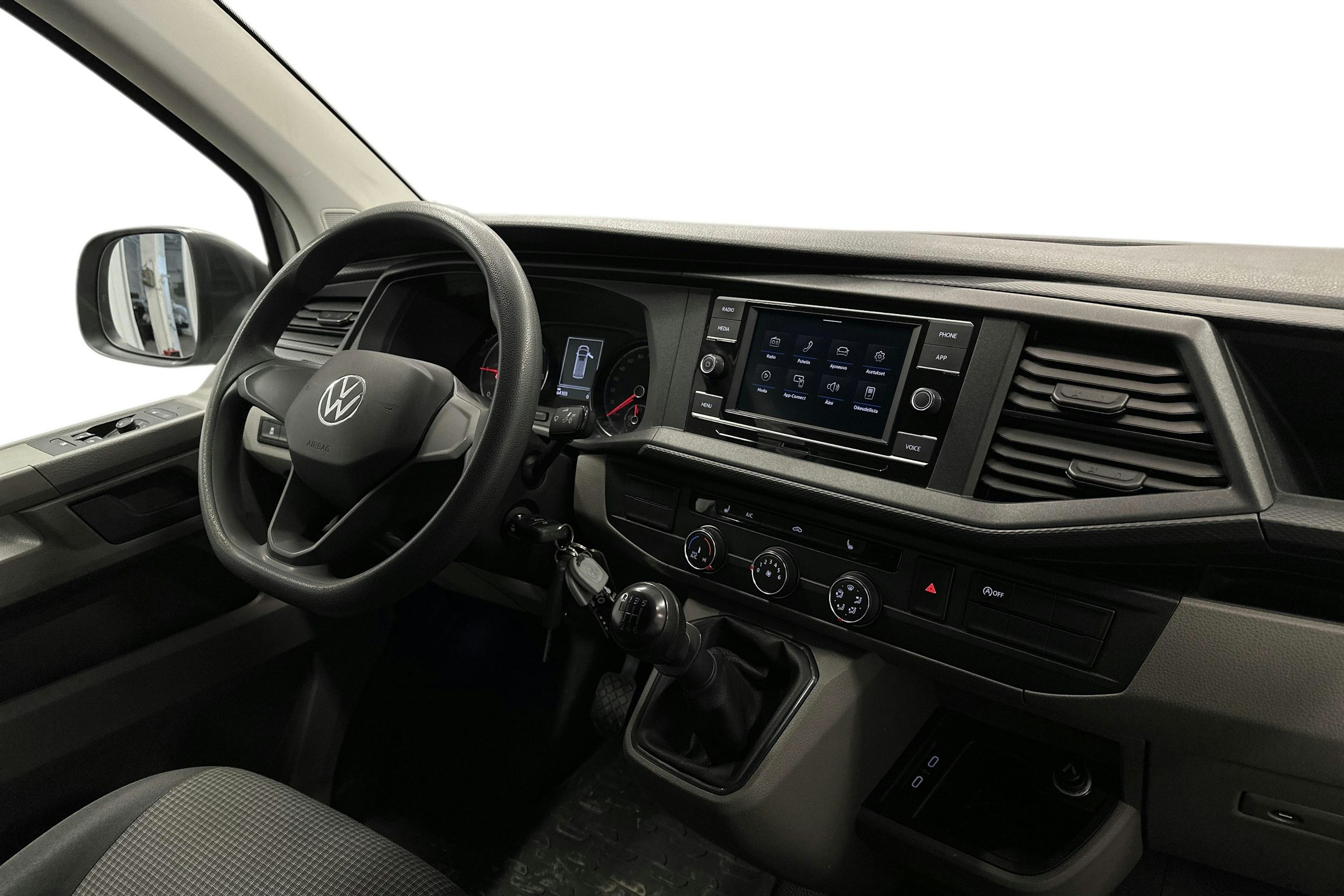 valkoinen Volkswagen Transporter 2023 kuva 9.