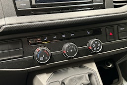 Musta Volkswagen TRANSPORTER 2023 kuva 22.